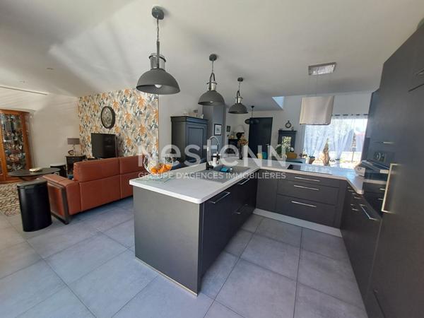 Maison contemporaine de 2018 à Rouillon avec suite parentale et vaste pièce de vie de 60m² proche commerces