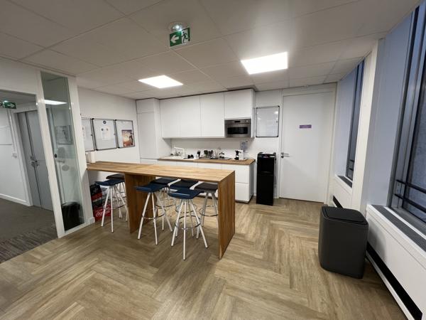 Bureaux à vendre à Puteaux La Défense dans un immeuble sécurisé avec services