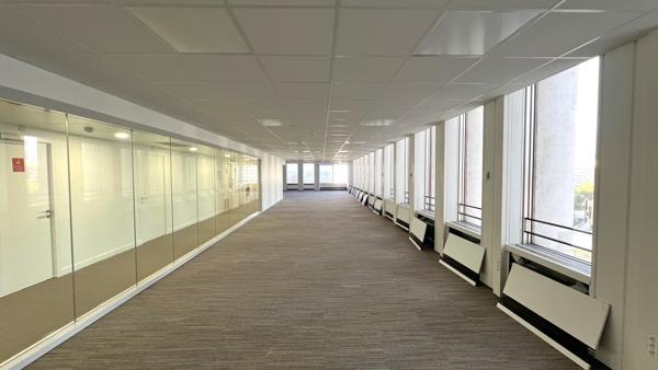 Bureaux à vendre à Puteaux La Défense dans un immeuble sécurisé avec services