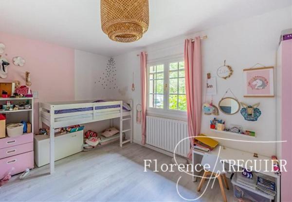 Maison familiale avec piscine et grand jardin  AU CALME !