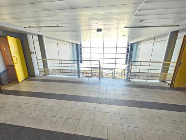 Local/bureau à vendre GRIGNY (91)