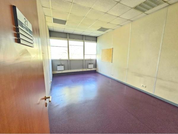 Local/bureau à vendre GRIGNY (91)