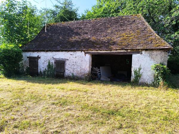 Périgourdine de 80m2 avec sa grange, sur 2554 m2