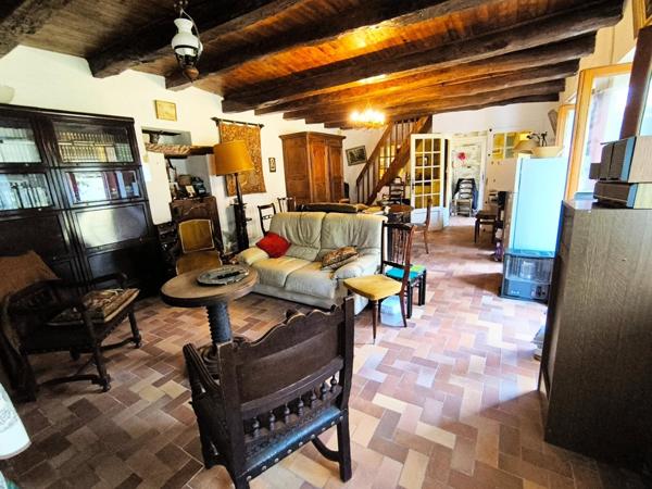 Périgourdine de 80m2 avec sa grange, sur 2554 m2
