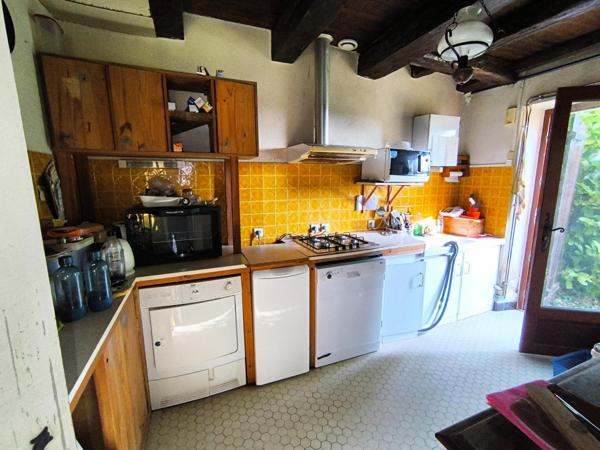 Périgourdine de 80m2 avec sa grange, sur 2554 m2