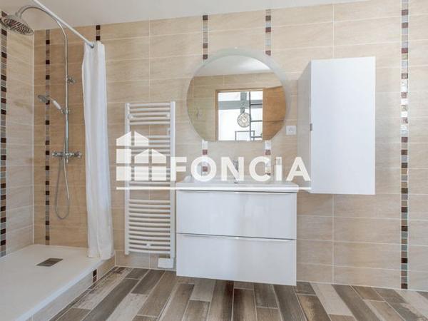 À vendre Local commercial 70.45 m² - Nazelles-négron 37530