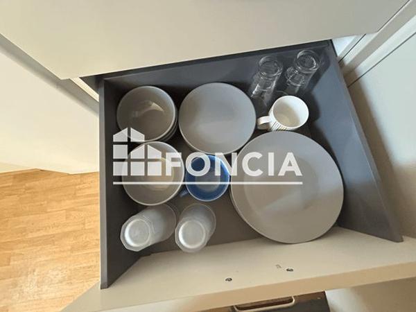 Location Studio meublé 26.75 m² - 19 PLACE SAINT ROCH Mont De Marsan 40000