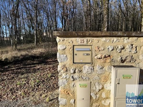 Terrain constructible 869 m2 à Pranzac à 15 mn de Ruelle