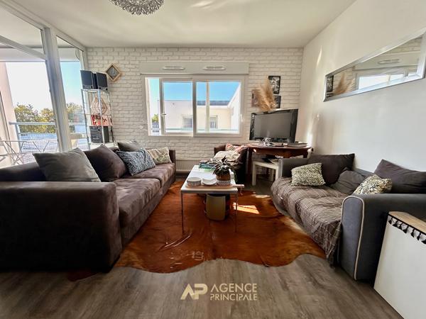 Appartement T3 57 m² avec parking - La Ville en Bois - La Rochelle 335 000 € **  - Référence  MR761