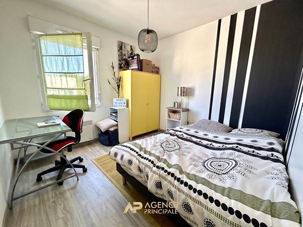 Appartement T3 57 m² avec parking - La Ville en Bois - La Rochelle 335 000 € **  - Référence  MR761