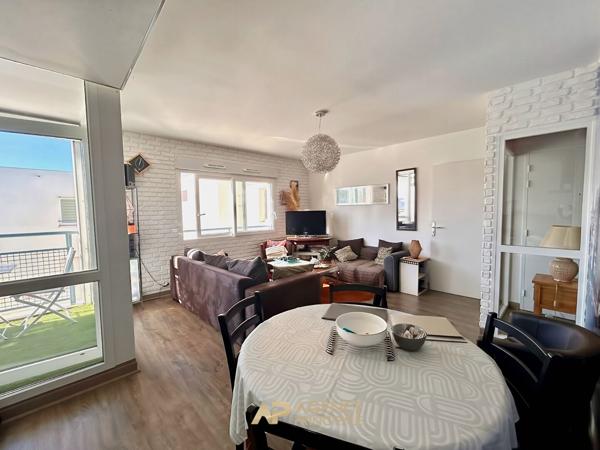 Appartement T3 57 m² avec parking - La Ville en Bois - La Rochelle 335 000 € **  - Référence  MR761