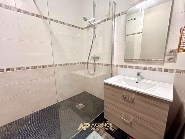 Appartement T3 57 m² avec parking - La Ville en Bois - La Rochelle 335 000 € **  - Référence  MR761