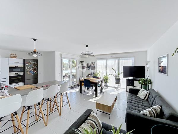APPARTEMENT T4 DERNIER ETAGE - AU CALME AVEC VUE DEGAGEE - SAINT AUNES