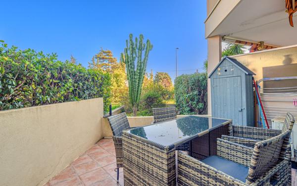 Appartement à vendre    1 pièce • 32 m2 Cannes