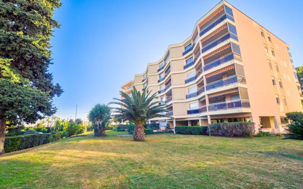 Appartement à vendre    1 pièce • 32 m2 Cannes