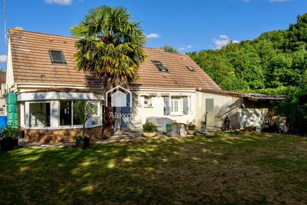 Maison rénovée, jardin arboré au calme à Méru