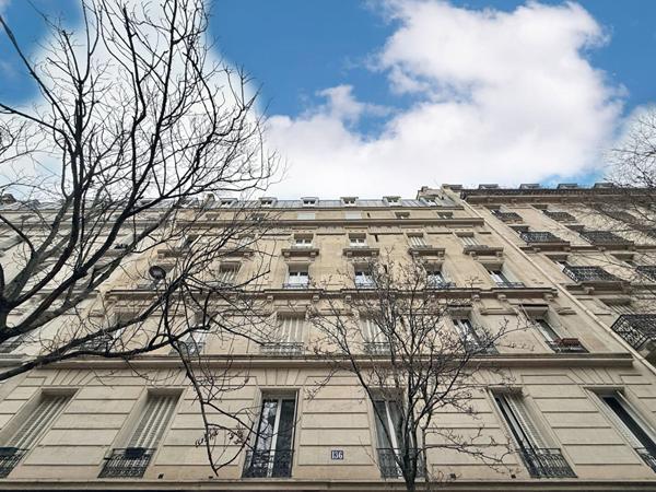 Appartement Paris 2 pièces 32 m² - Goncourt / Canal Saint-Martin