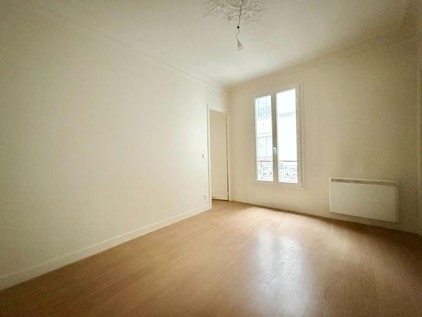 Appartement Paris 2 pièces 32 m² - Goncourt / Canal Saint-Martin