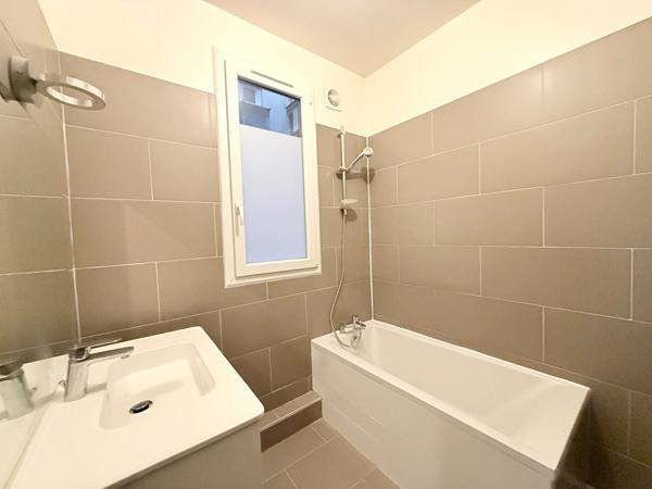 Appartement Paris 2 pièces 32 m² - Goncourt / Canal Saint-Martin