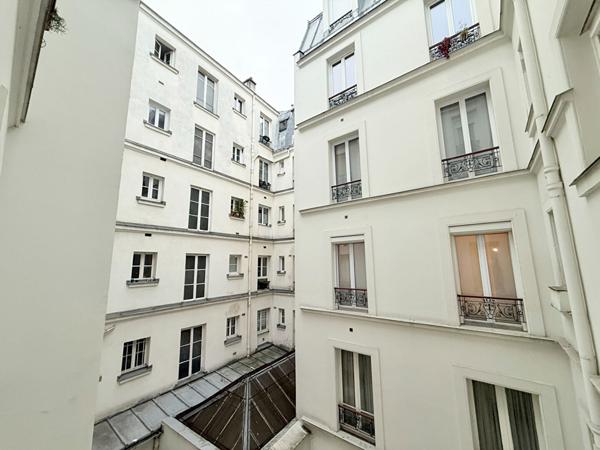 Appartement Paris 2 pièces 32 m² - Goncourt / Canal Saint-Martin
