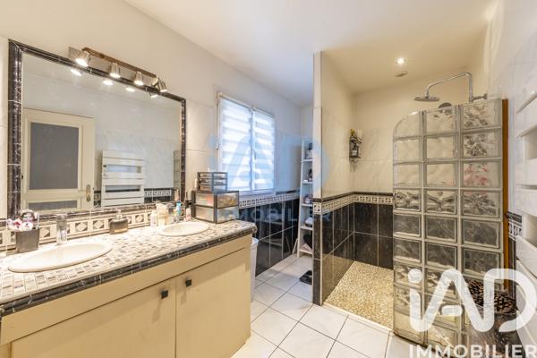 Maison à vendre 6 pièces 130 m² Moret-Loing-et-Orvanne