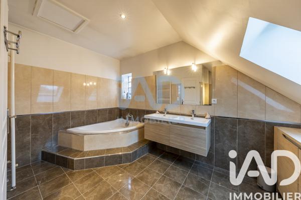 Maison à vendre 6 pièces 130 m² Moret-Loing-et-Orvanne