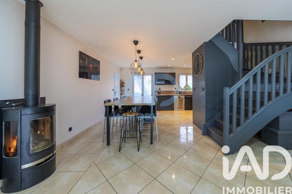 Maison à vendre 6 pièces 130 m² Moret-Loing-et-Orvanne