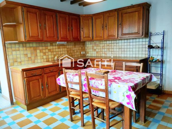 Maison de type longère avec dépendances et terrain