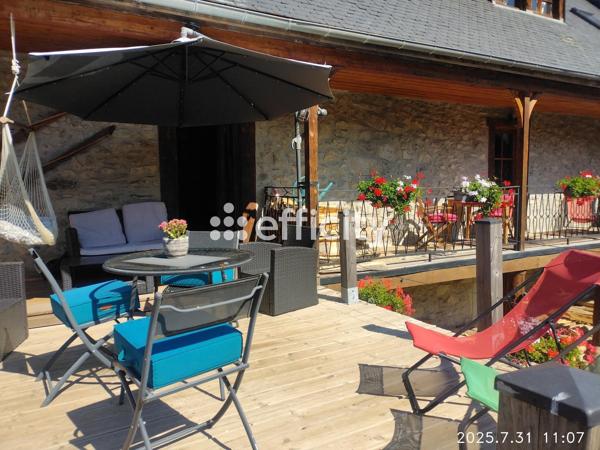Maison
         10 pièces
        - 350 m² Bien prestige 749 000 € *