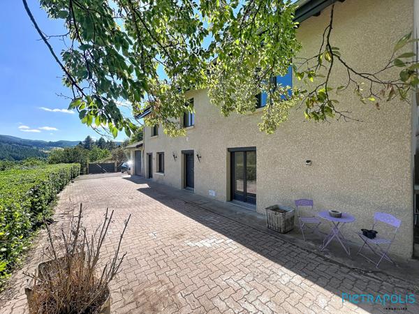 Belle maison de type T5, sur les hauteurs de Tarare, au calme, sans vis à vis et voisin proche