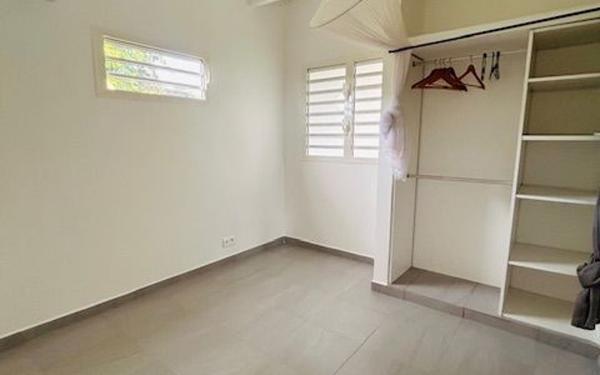 Maison à louer    4 pièces •  Petit-Bourg