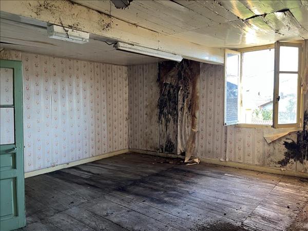 Maison à vendre |  Saint-Junien |  2 pièces | 51 m²