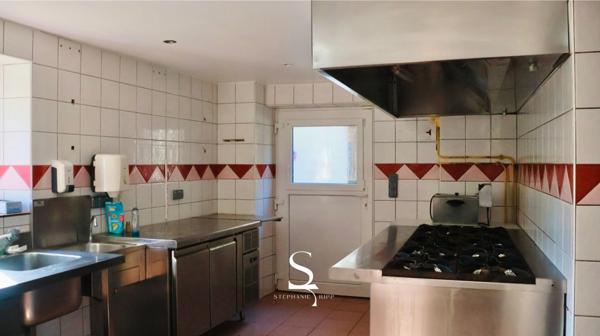 Immeuble de caractère à rénover - À VENDRE