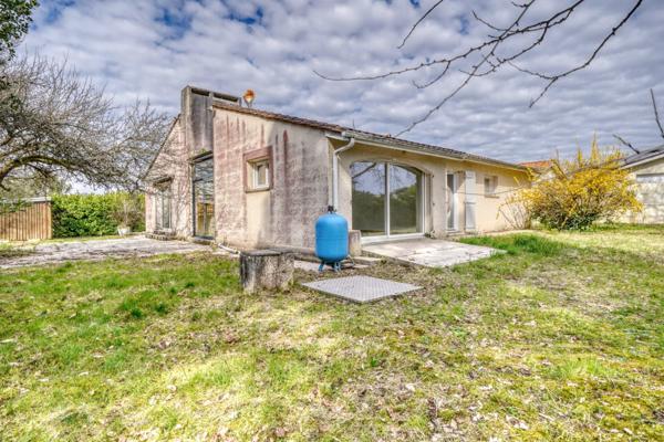 Le Taillan-Médoc (33320) Maison 5 pièces de 130m2 habitables à réhabiliter le tout sur parcelle de 1253m2