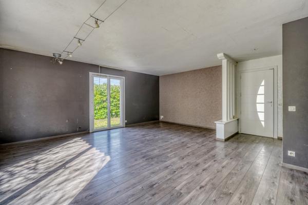 Le Taillan-Médoc (33320) Maison 5 pièces de 130m2 habitables à réhabiliter le tout sur parcelle de 1253m2