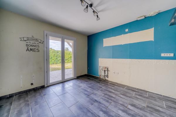 Le Taillan-Médoc (33320) Maison 5 pièces de 130m2 habitables à réhabiliter le tout sur parcelle de 1253m2