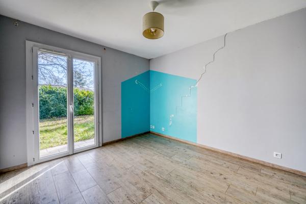 Le Taillan-Médoc (33320) Maison 5 pièces de 130m2 habitables à réhabiliter le tout sur parcelle de 1253m2