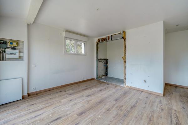 Le Taillan-Médoc (33320) Maison 5 pièces de 130m2 habitables à réhabiliter le tout sur parcelle de 1253m2