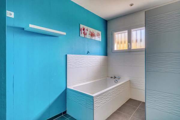 Le Taillan-Médoc (33320) Maison 5 pièces de 130m2 habitables à réhabiliter le tout sur parcelle de 1253m2