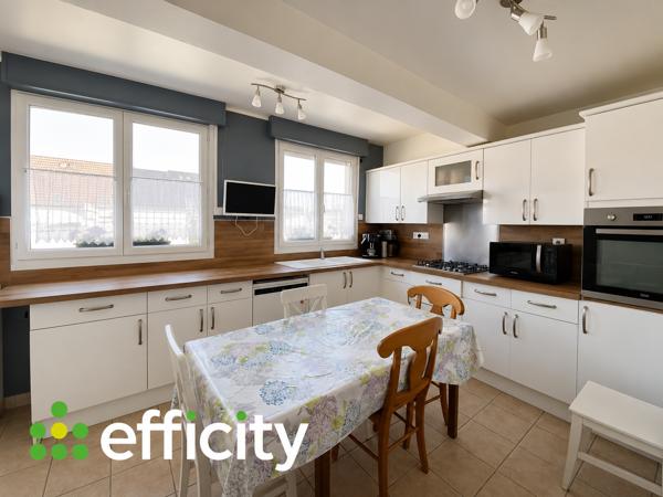 Maison
         6 pièces
        - 108 m² 207 000 € *