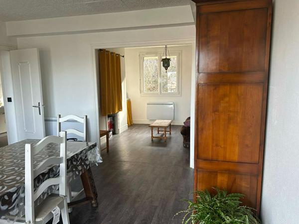 APPARTEMENT T4/T5 VUE CHATEAUX