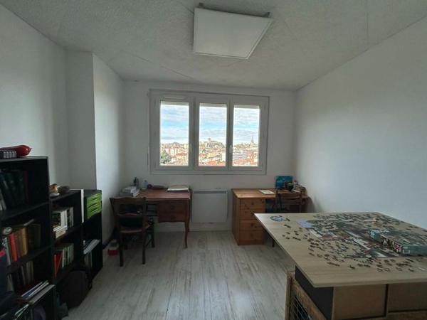 APPARTEMENT T4/T5 VUE CHATEAUX