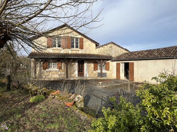 A VENDRE, Ancienne ferme, maison en pierres 15 mn de Périgueux 4 pièce(s) 123 m2 environ 3775 m2 de terrain