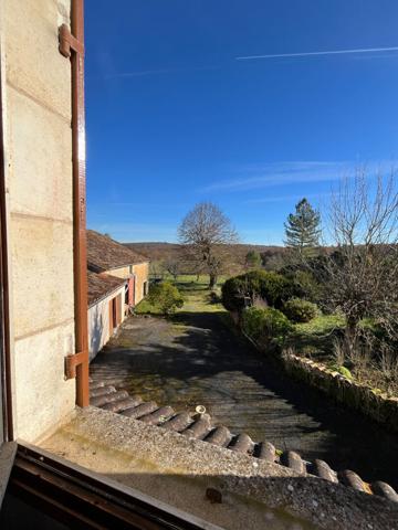 A VENDRE, Ancienne ferme, maison en pierres 15 mn de Périgueux 4 pièce(s) 123 m2 environ 3775 m2 de terrain