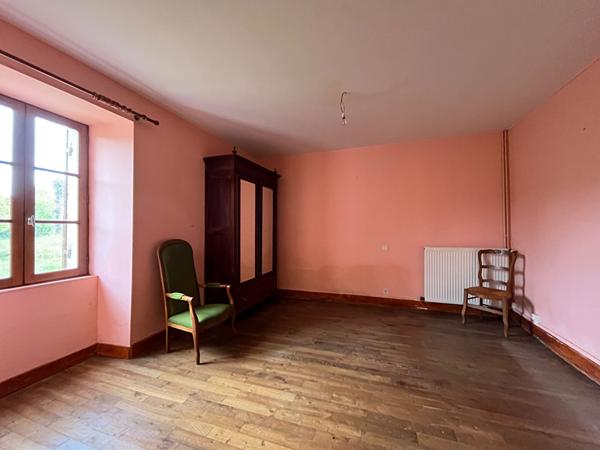 A VENDRE, Ancienne ferme, maison en pierres 15 mn de Périgueux 4 pièce(s) 123 m2 environ 3775 m2 de terrain