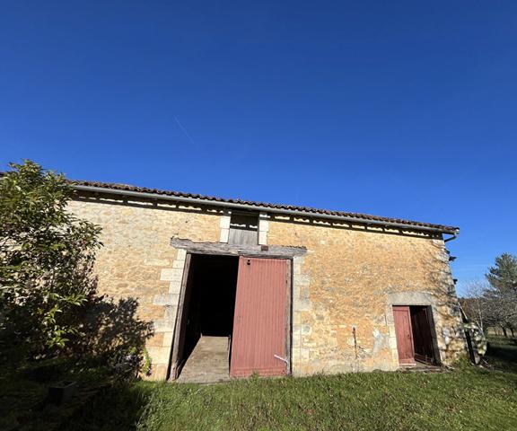 A VENDRE, Ancienne ferme, maison en pierres 15 mn de Périgueux 4 pièce(s) 123 m2 environ 3775 m2 de terrain
