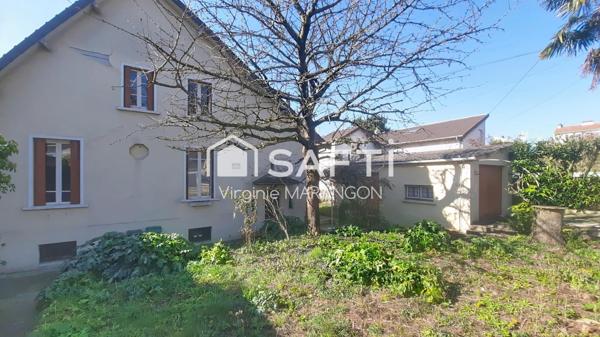 Maison familiale à rénover - Jardin arboré, 2 garages.