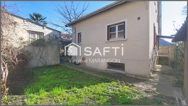 Maison familiale à rénover - Jardin arboré, 2 garages.