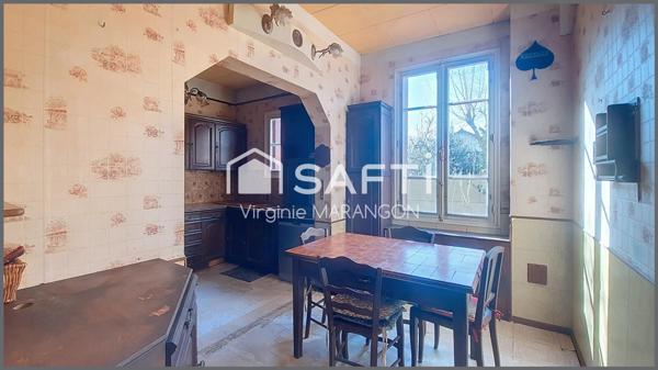 Maison familiale à rénover - Jardin arboré, 2 garages.