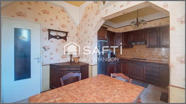 Maison familiale à rénover - Jardin arboré, 2 garages.